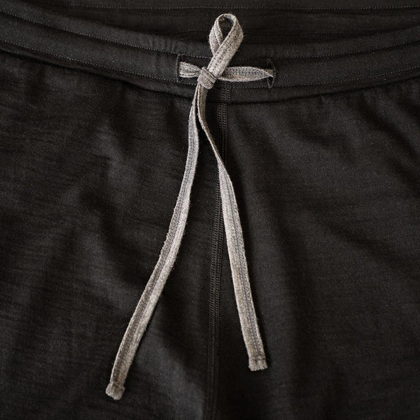 Isobaa Womens Merino 200 Shorts (Black)