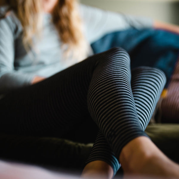 Isobaa Womens Merino 200 Tights (Black/Charcoal)