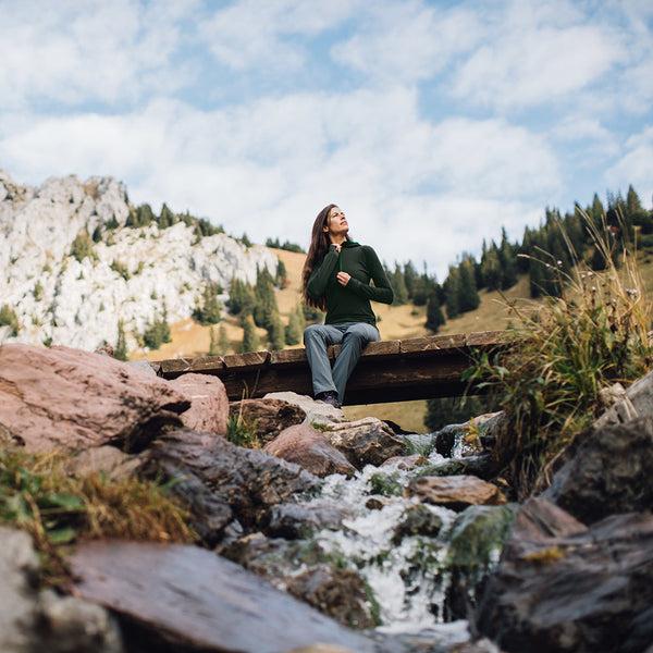 isobaa Womens Merino 200 Zip Neck Hoodie (Forest)