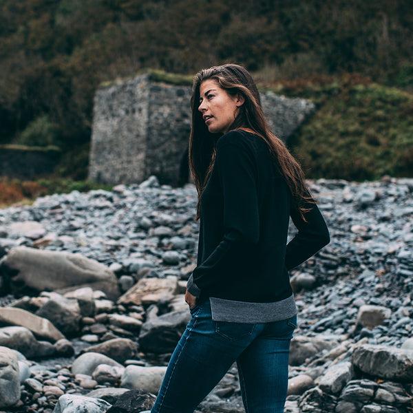 Isobaa Womens Merino Crew Sweater (Black/Charcoal)