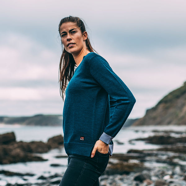 Isobaa Womens Merino Crew Sweater (Petrol/Sky)
