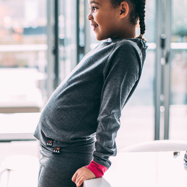 Isobaa Junior Merino Blend 200 Long Sleeve Crew (Smoke/Fuchsia)
