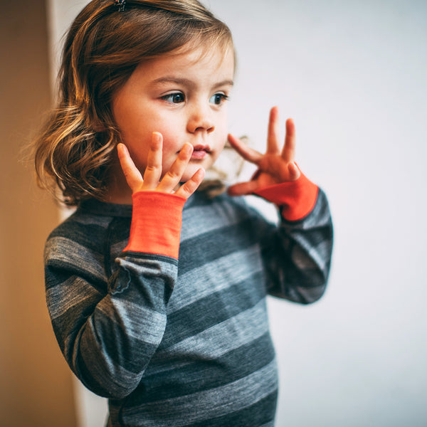 Isobaa Kids Merino Blend 200 Long Sleeve Crew (Stripe Charcoal/Smoke)