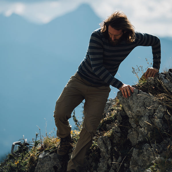 Isobaa Mens Merino 180 Long Sleeve Crew (Denim/Charcoal)