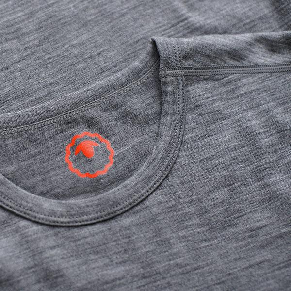 Isobaa Mens Merino 180 Long Sleeve Crew (Stripe Charcoal/Smoke)