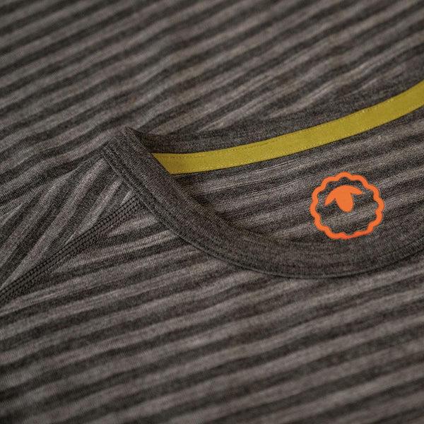 Isobaa Womens Merino 180 Long Sleeve Crew (Mini Stripe Smoke/Charcoal)