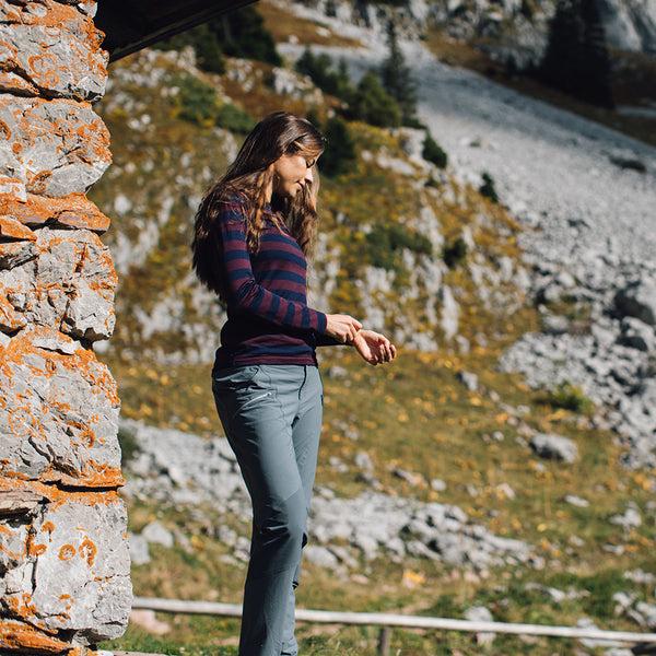 Isobaa Womens Merino 180 Long Sleeve Crew (Navy/Wine)