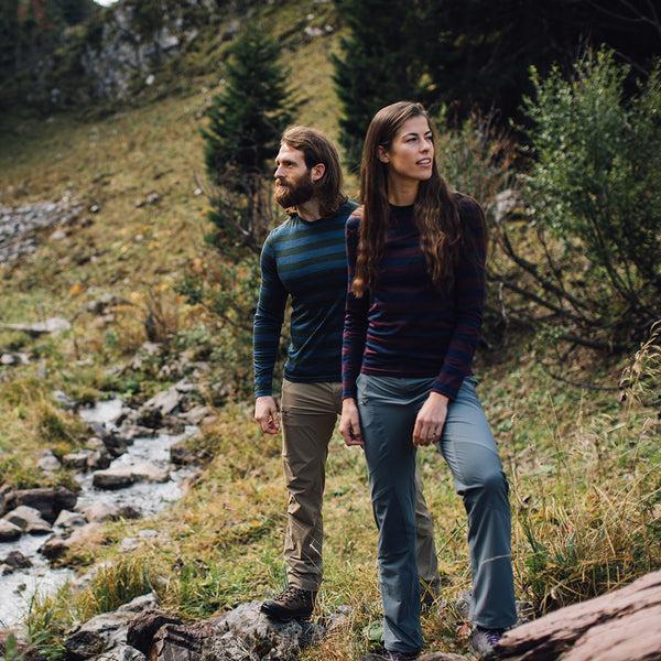 Isobaa Womens Merino 180 Long Sleeve Crew (Navy/Wine)