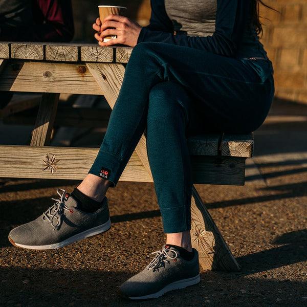 Isobaa Womens Merino 260 Lounge Cuffed Joggers (Petrol/Lime)