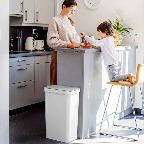 Itouchless 13.2 Gallon / 50 Liter Prime White Plastic Touchless Self-Contained Electric-Motor Sensor Kitchen Trash Can