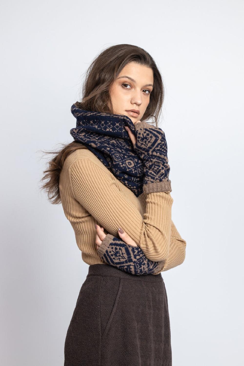 ivko woman Snood Root Pattern Navy