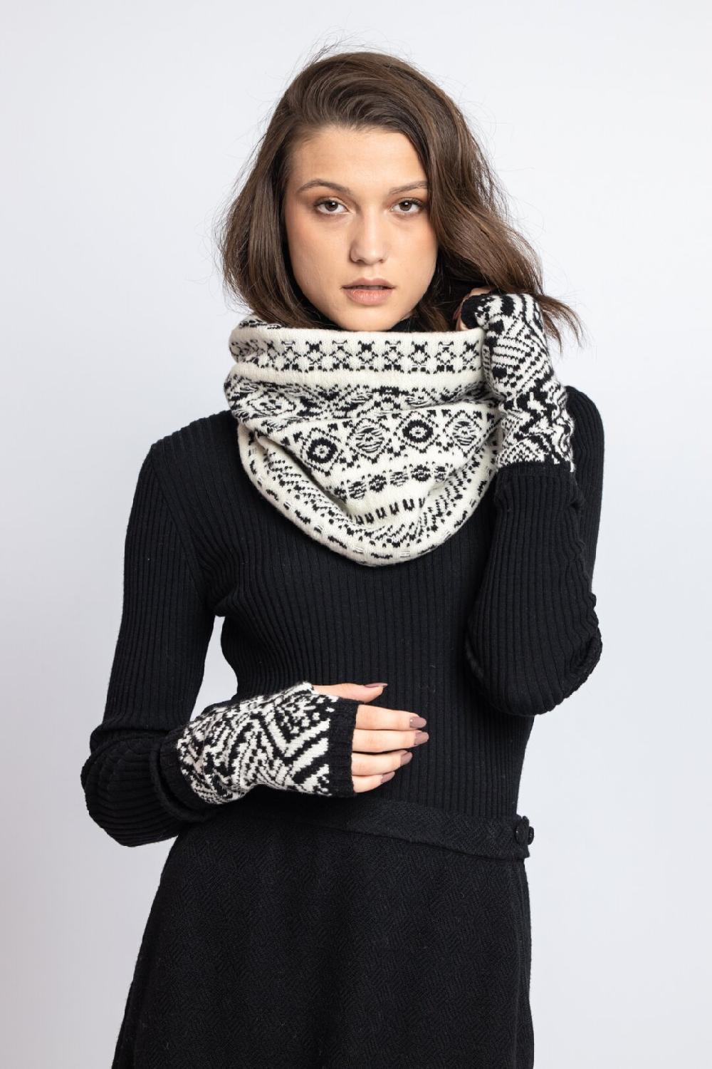 ivko woman Snood Root Pattern Off-White