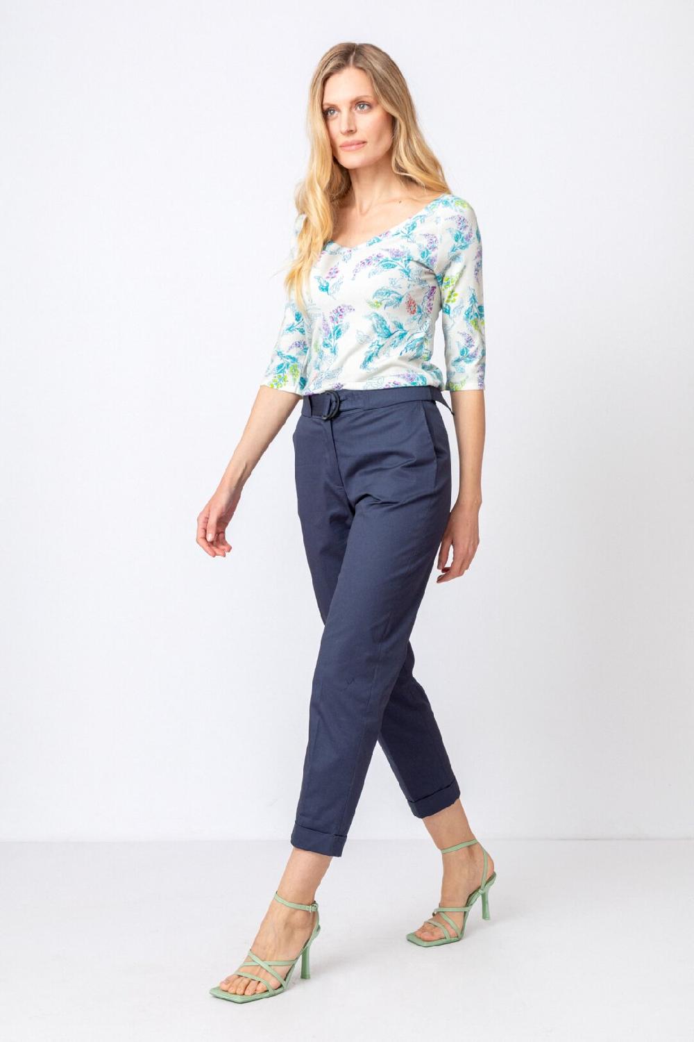 ivko woman V Neck Pullover Floral Motif Off-White