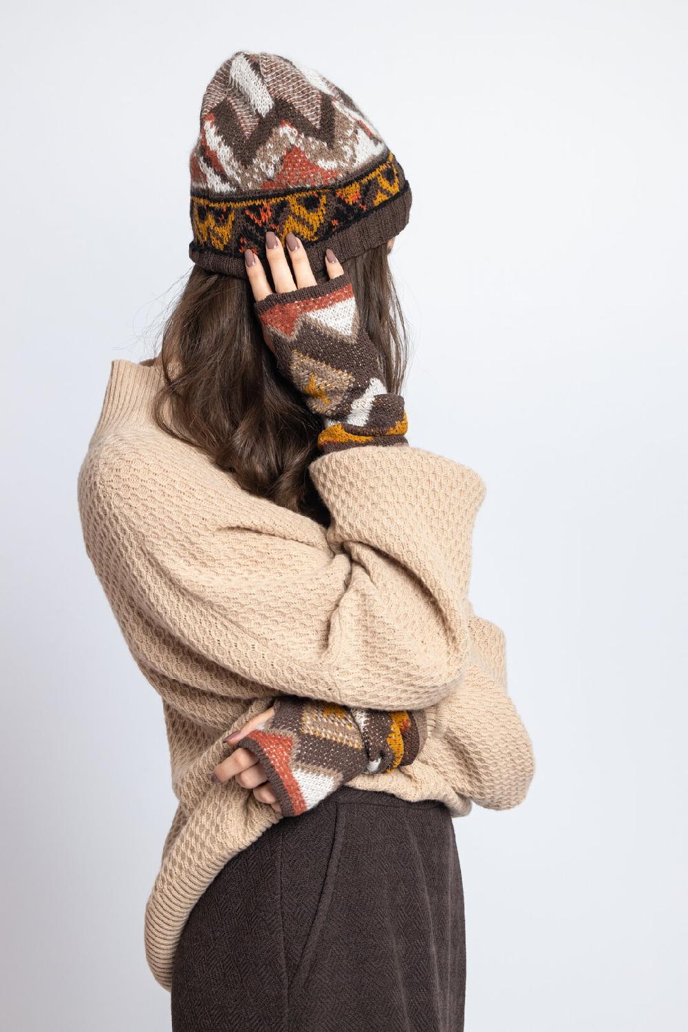 Ivko Woman Wrist Warmers Artistic Pattern Nougat