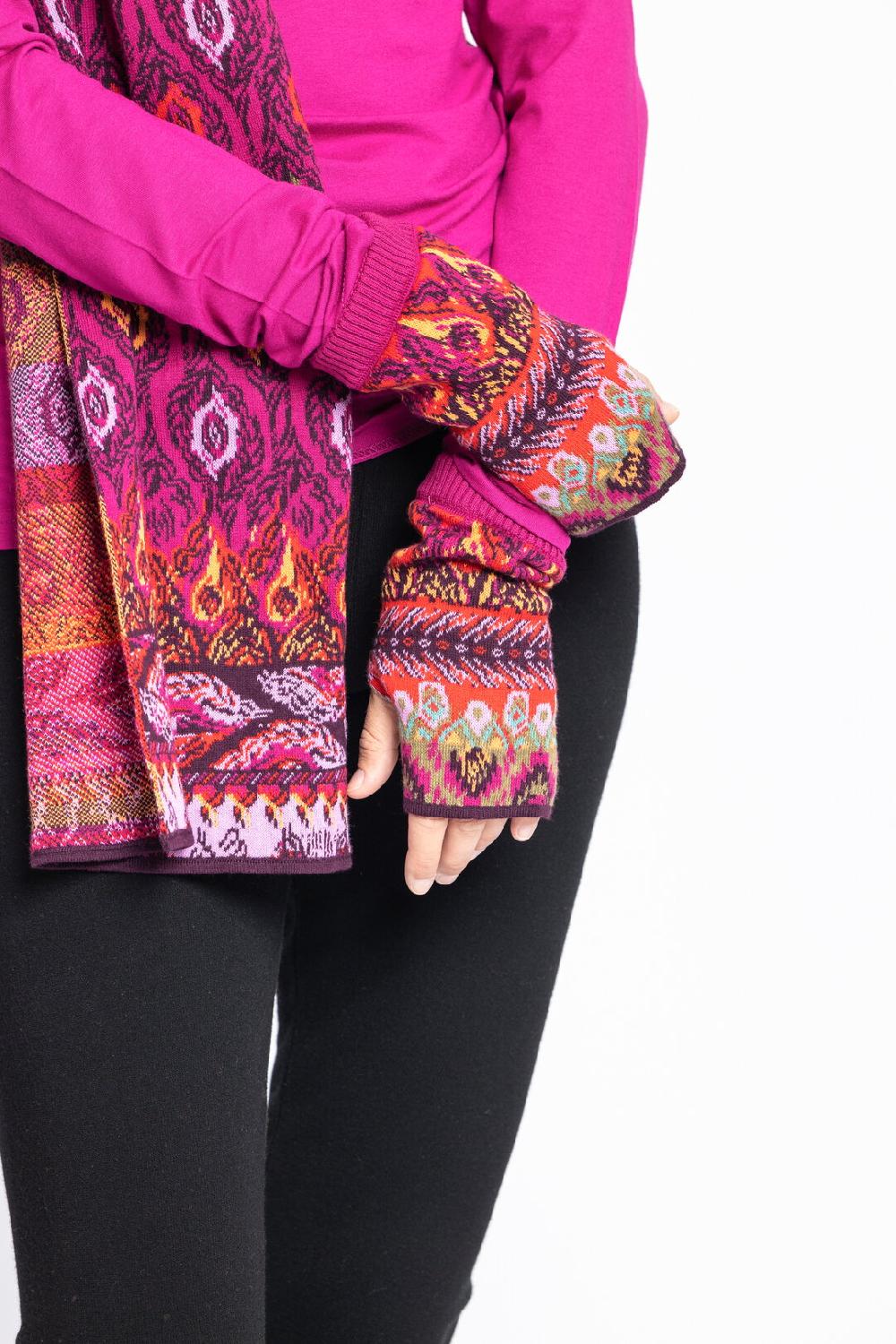 Ivko Woman Wrist Warmers Ornament Motif Magenta