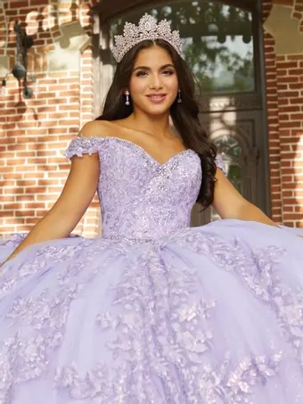 Ivory Rose Quince 26048