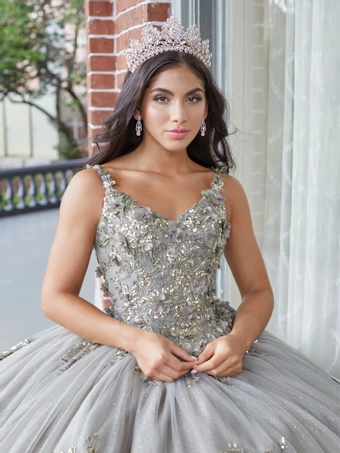 Ivory Rose Quince 26052