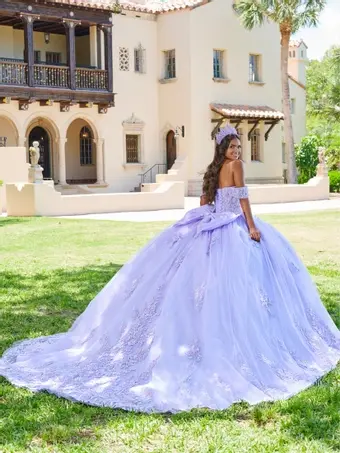 Ivory Rose Quince 26078