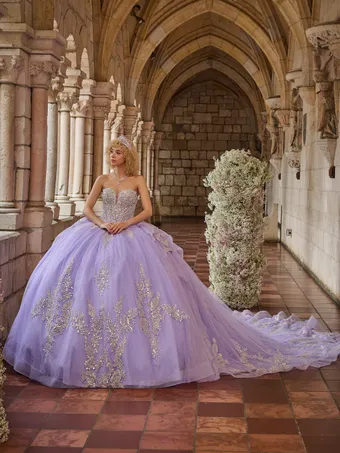 ivory rose Quince 26116