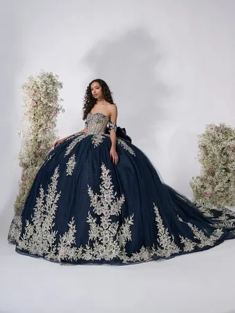 ivory rose Quince 26119