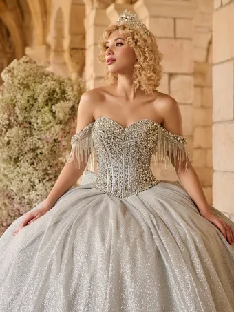 Ivory Rose Quince 26124