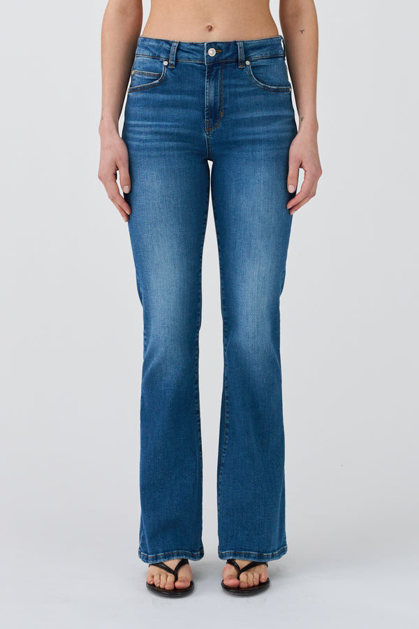 ivy copenhagen IVY-Tara Flare Jeans Wash Andorra Mid Blue Denim Blue