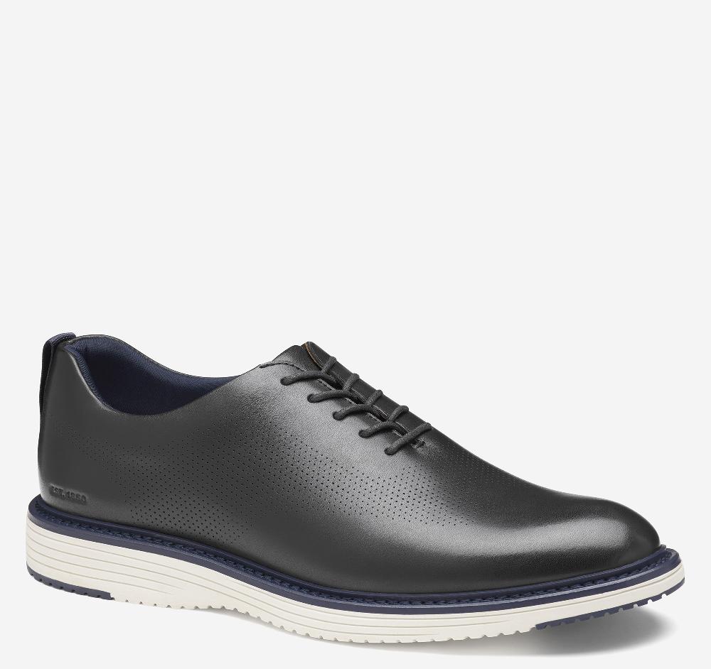 Johnston & Murphy Upton One-Piece Perfed Plain Toe Black Full Grain Leather