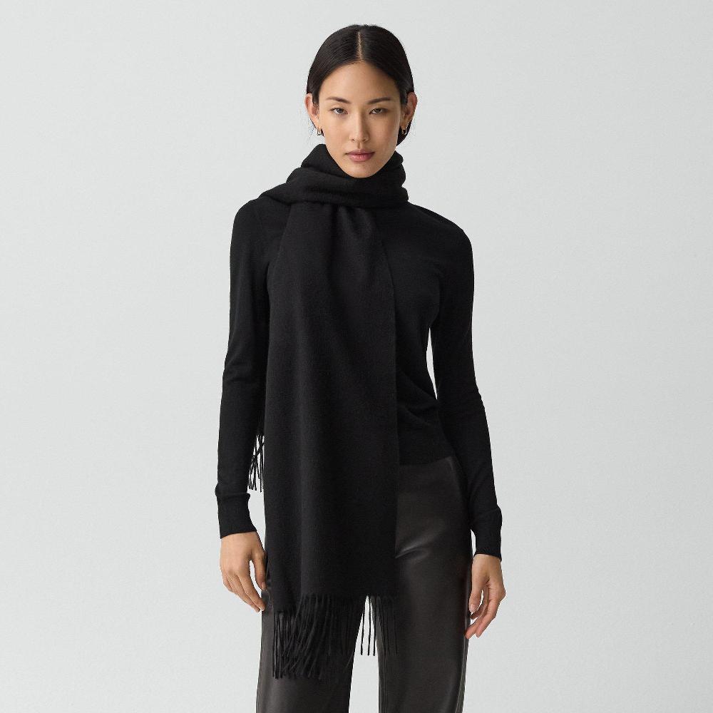 j brand Classic Scarf in Cashmere black