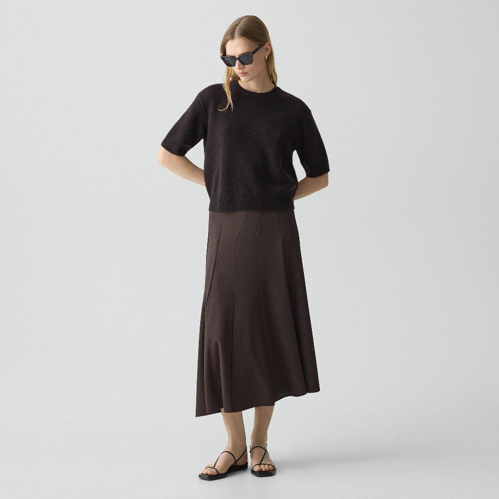 j brand Fluted Seam Skirt in Crepe Jersey cacao