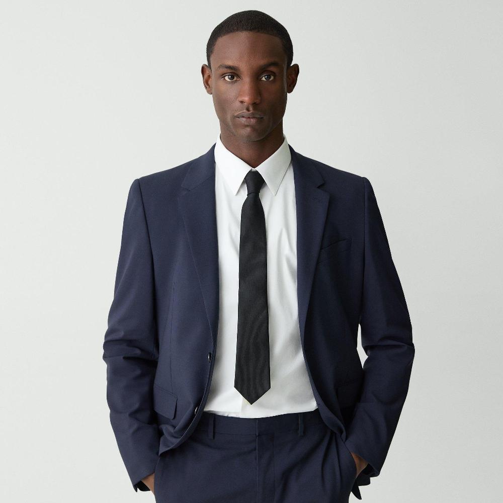 j brand Roadster Slim Tie in Silk black