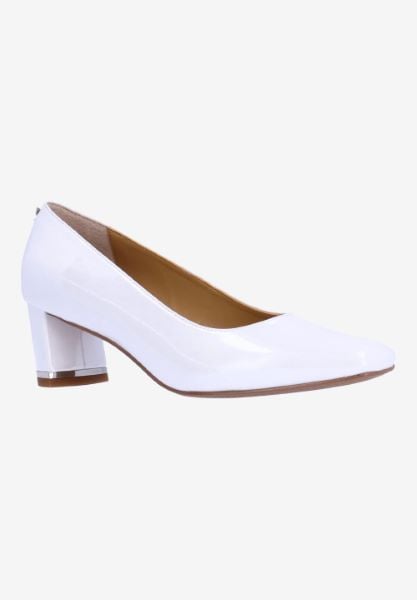 j. reneé OLIVIE PAWHT WHITE PATENT