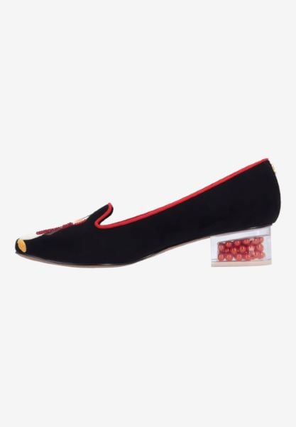J. Reneé PINGWE SUBRW BLACK/RED/WHITE MICROSUEDE
