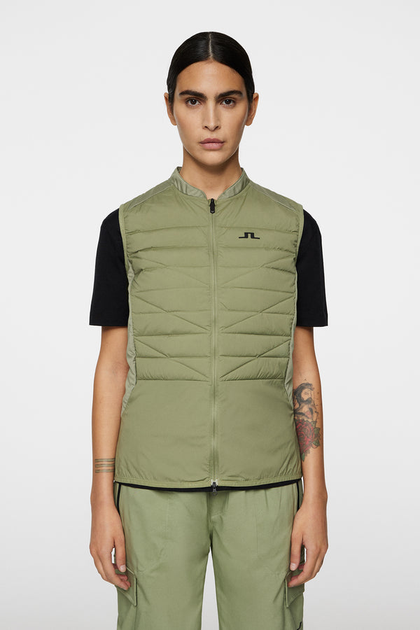 j.lindeberg Juliana Pro Pack Vest Oil Green