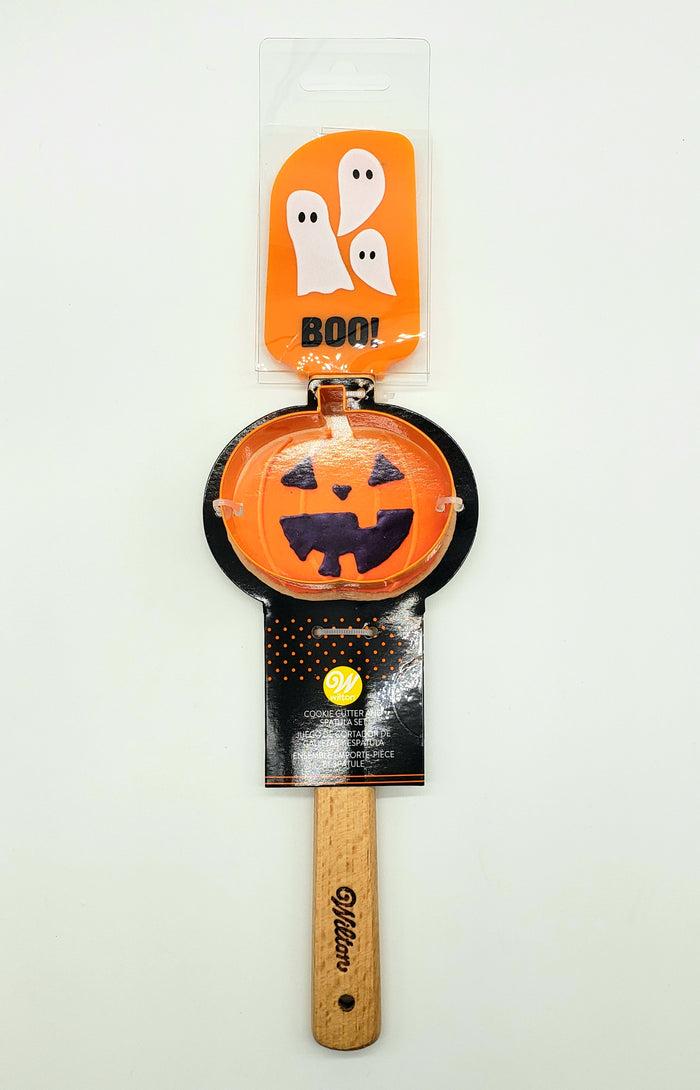 J.Wilton SPATULA WITH HALLOWEEN COOKIE CUTTER