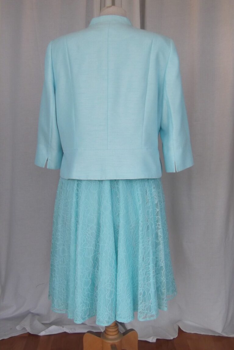 Jacques Vert AQUA/ LIGHT TURQUOISE LACE PROM DRESS MATCHING AQUA/ LIGHT TURQUOISE SHANTUNG JACKET