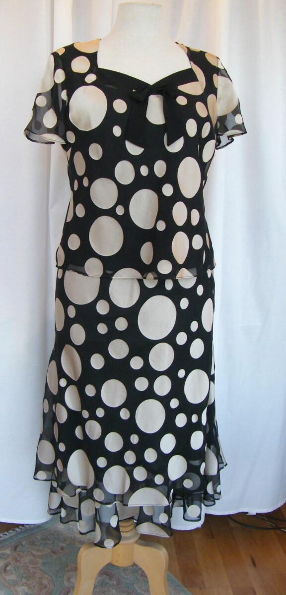 Jacques Vert BLACK DEVORE SKIRT & TOP GOLD SPOT PRINT OF VARIOUS SIZES. PALE GOLD SHANTUNG JACKET EDGED IN BLACK