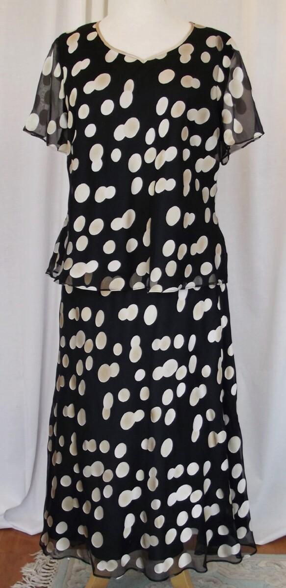 Jacques Vert BLACK DEVORE SKIRT & TOP LARGE SPOT PRINT IN SHADES OF GOLD. PALE GOLD SHANTUNG JACKET EDGED IN BLACK