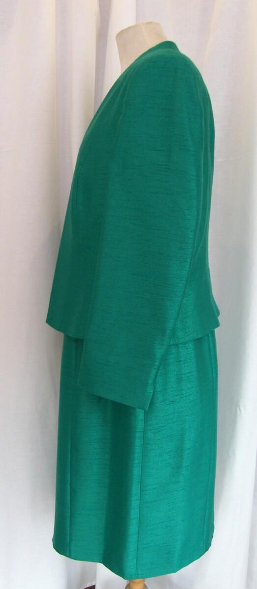 Jacques Vert BLOOMSBURY RANGE EMERALD GREEN SHANTUNG SHIFT DRESS EMBROIDERY ON BODICE & EMERALD GREEN SHANTUNG JACKET