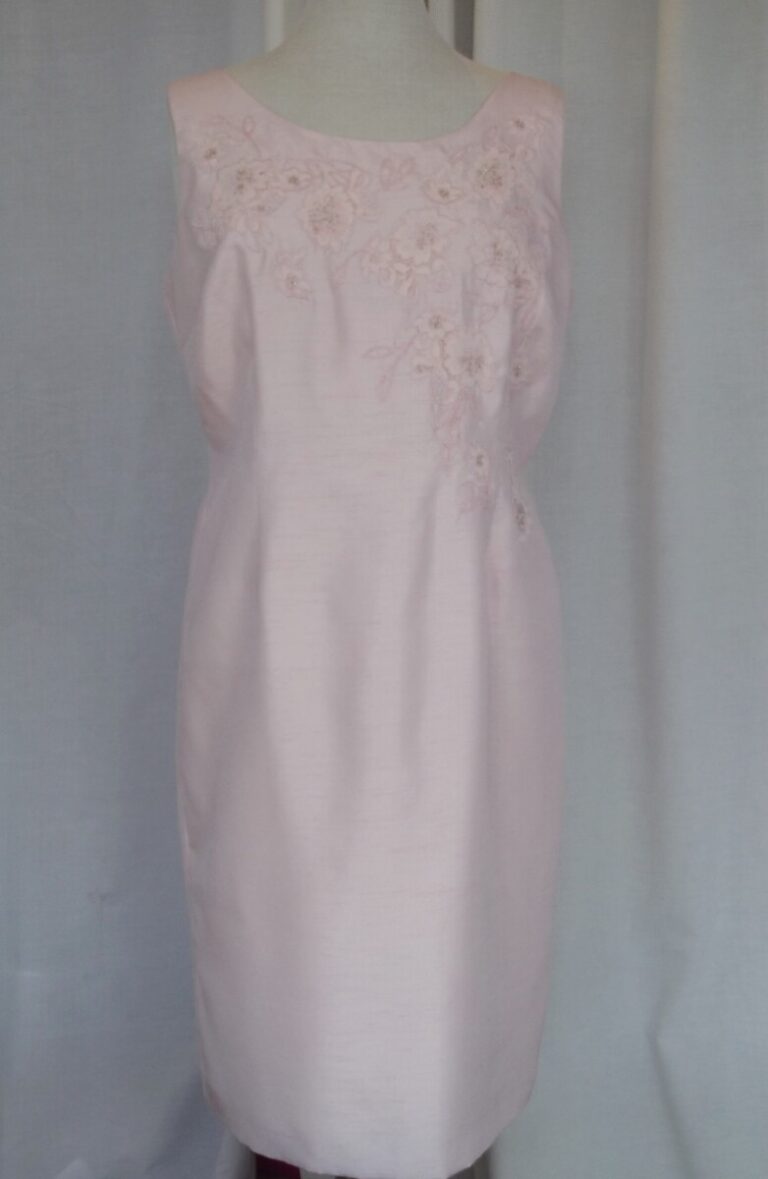Jacques Vert BLUSH PINK SHANTUNG SHIFT DRESS EMBROIDERED BODICE SCATTERED WITH BEADS BLUSH PINK SHANTUNG 3/4 LENGTH COAT