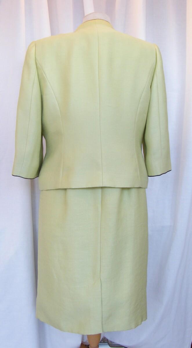 Jacques Vert BRIGHT & BREEZY RANGE FITTED SOFT LIME “ZEST” SHIFT DRESS & SOFT LIME ” ZEST” JACKET WITH NAVY PIPEING