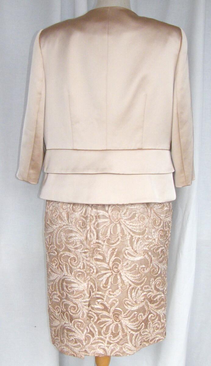 Jacques Vert CHAMPAGNE GOLD RIBBON LACE SHIFT DRESS SIZE 24 CHAMPAGNE GOLD SATIN JACKET SIZE 22