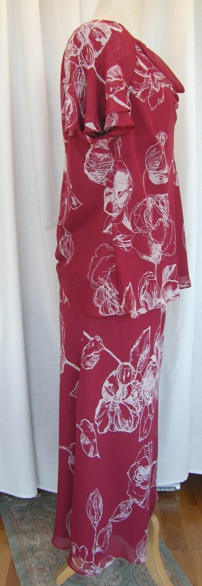 Jacques Vert CRANBERRY RANGE CRANBERRY RED CHIFFON SKIRT & TOP IVORY OUTLINE PRINT CRANBERRY RED JACKET