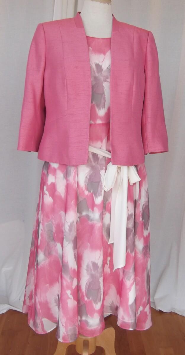 jacques vert FEMININE CLOVER PINK SHANTUNG JACKET MATCHING JERSEY CHIFFON DRESS IN PINK & GREY LARGE PANSY FLOWERHEAD PRINT OPTIONAL IVORY CHIFFON SASH