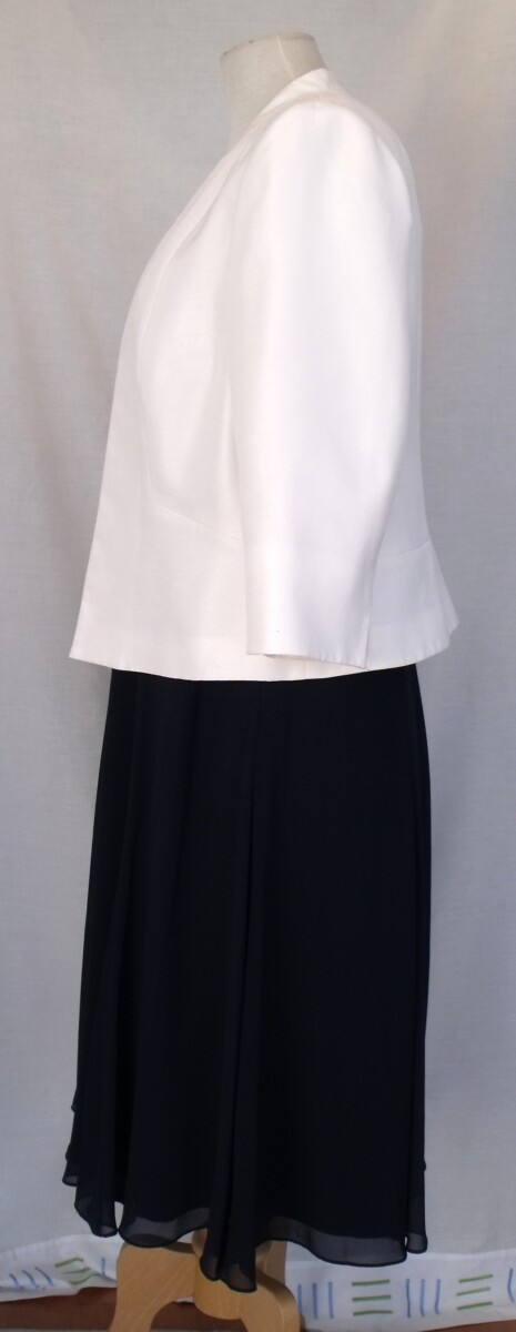 Jacques Vert FIT & FLARE DRESS OF IVORY LACE BODICE WITH BLACK CHIFFON SKIRT & IVORY SHANTUNG JACKET