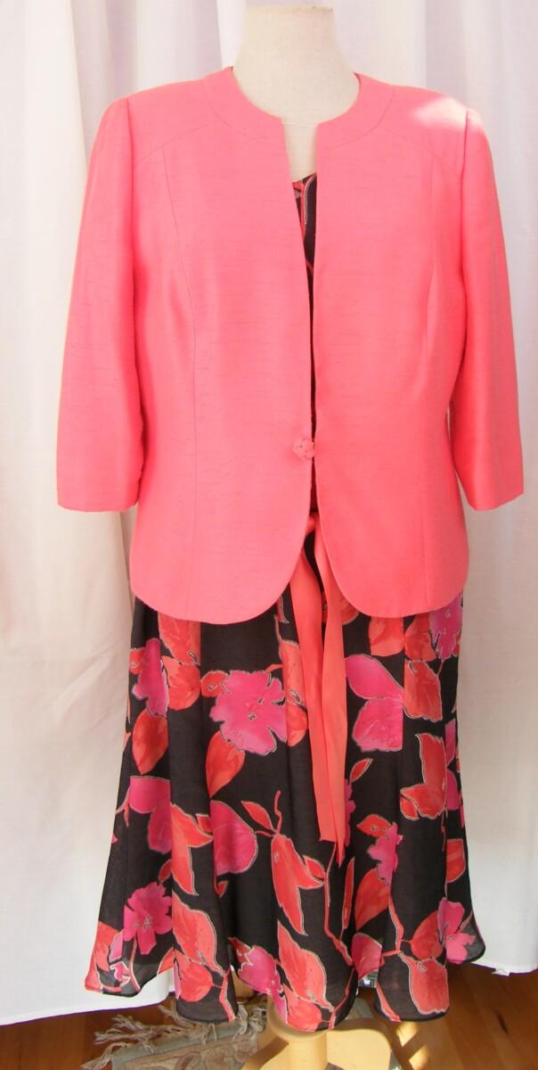 jacques vert FLAMINGO RANGE A LINE DRESS OF BLACK MUSLIN/LINEN BLEND CORAL FLOWER HEAD PRINT & CORAL WOVEN JACKET