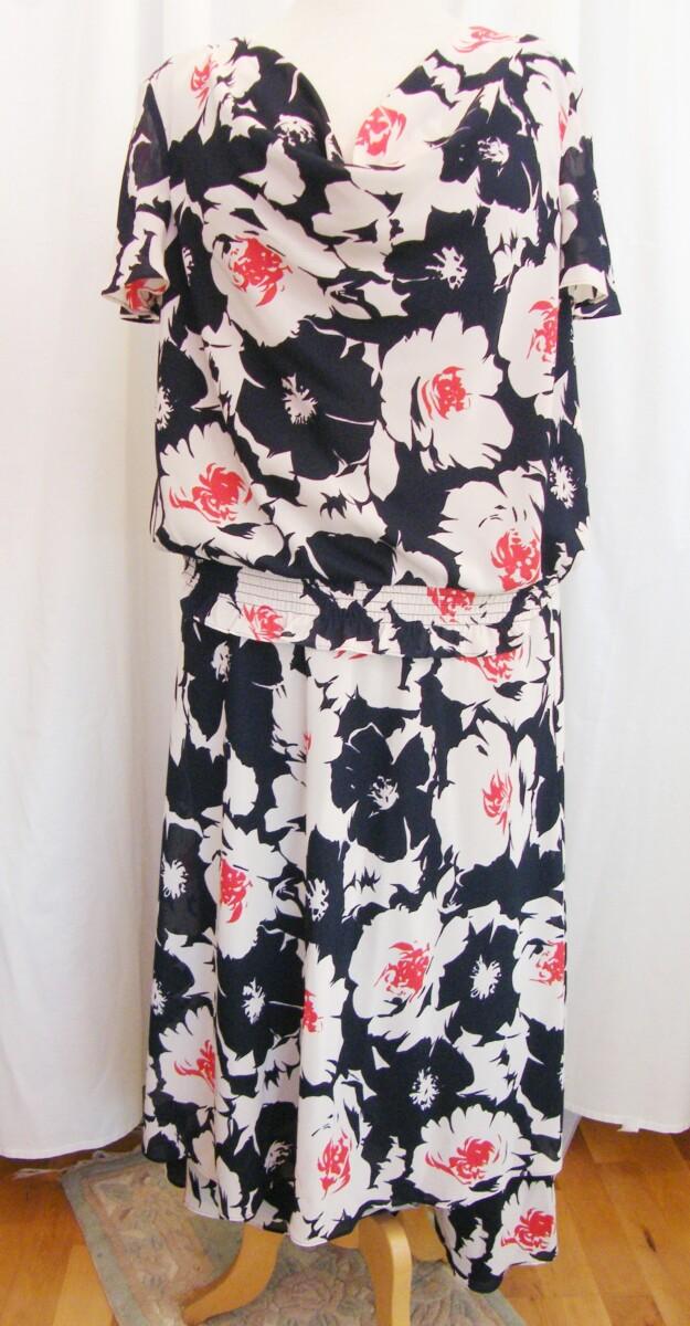 Jacques Vert ITALIAN RANGE NAVY CREPE CHIFFON SKIRT & TOP IVORY FLOWERHEAD PRINT NAVY JACKET EDGED IN IVORY
