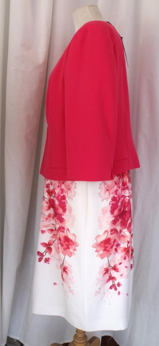 Jacques Vert IVORY CREPE SHIFT DRESS PARADISE BLOOM PLACEMENT PRINT & MATCHING HOT PINK CREPE POCKET DETAIL JACKET