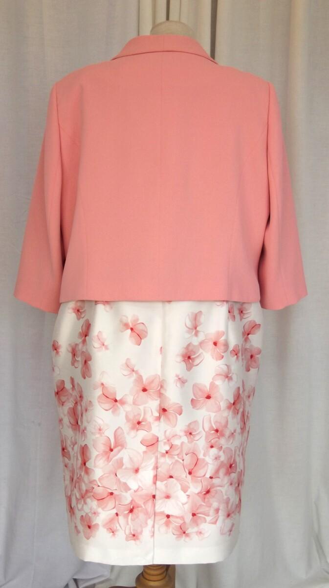 Jacques Vert IVORY & PEACH PETAL PRINT SHANTUNG SHIFT DRESS & PEACH CREPE DRAPE JACKET