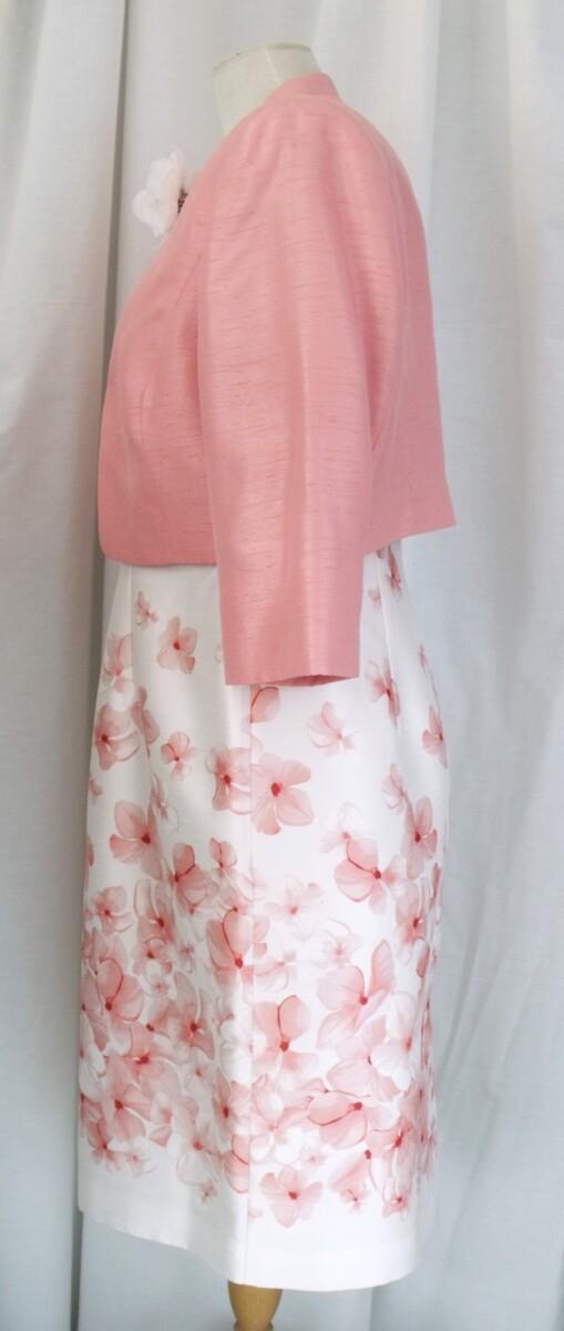 Jacques Vert IVORY & PEACH PETAL PRINT SHANTUNG SHIFT DRESS & PEACH SHORT JACKET