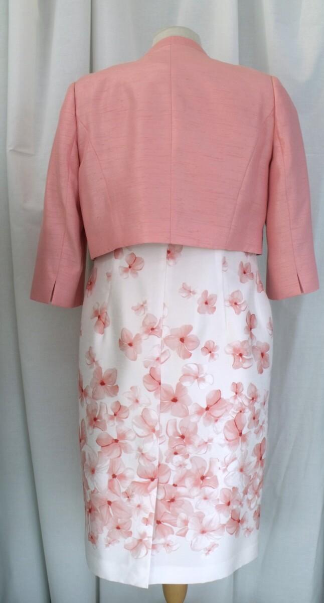 Jacques Vert IVORY & PEACH PETAL PRINT SHANTUNG SHIFT DRESS & PEACH SHORT JACKET